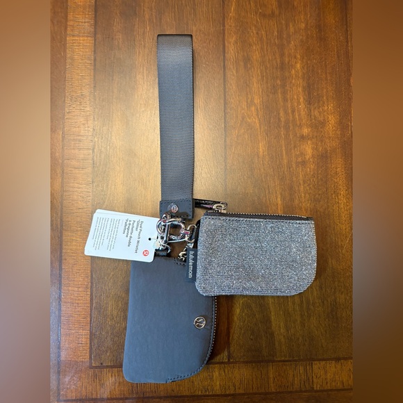 Lululemon NWT Dual Pouch Wristlet - Glitter - Picture 3 of 5